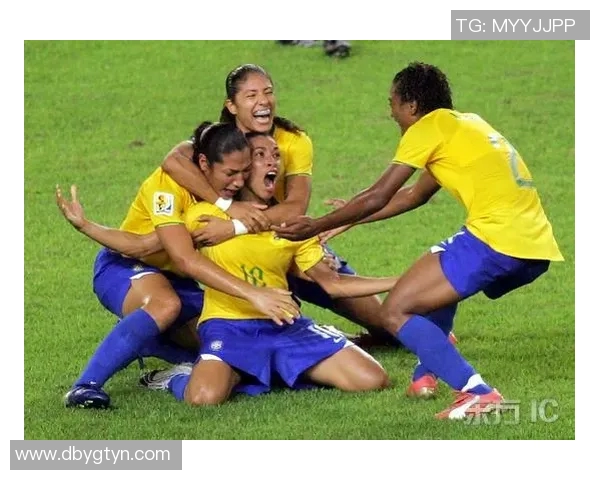 巴西女足与意大利女足激战正酣谁能在世界杯赛场上笑到最后