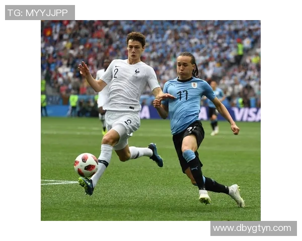 法国与乌拉圭足球对决精彩瞬间图片回顾与分析