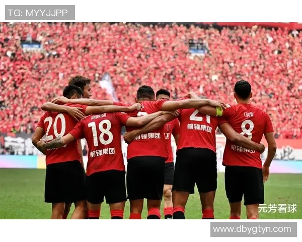 精彩对决直播中超山东队迎战武汉队全力争胜展现足球魅力