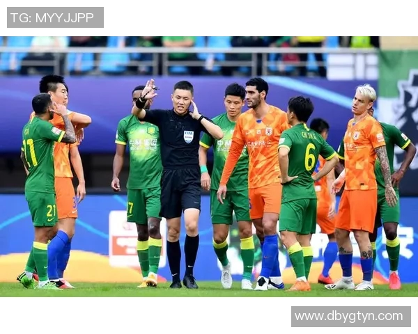 赫拉克莱斯与埃因霍温激战正酣谁能在这场较量中笑到最后