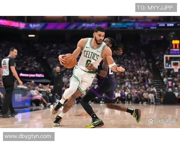 杰森塔图姆领衔波士顿凯尔特人队重返NBA巅峰的奋斗历程与未来展望 杰森塔图姆领衔波士顿凯尔特人队重返NBA巅峰的奋斗历程与未来展望